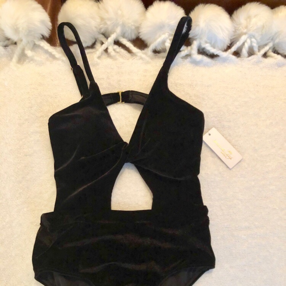 Velvet one piece with gold buckle